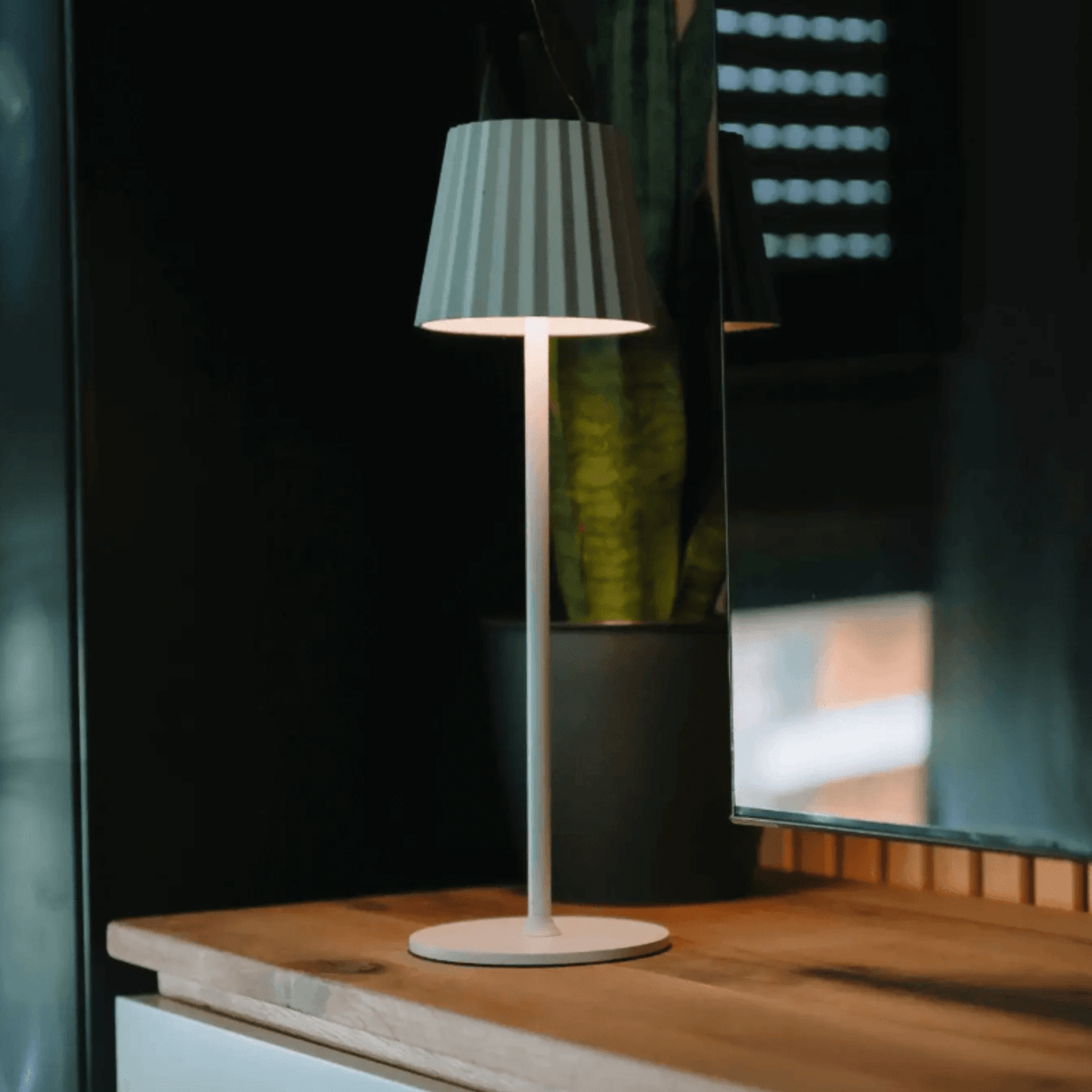 Kabellose Lampe: Akku pflegen und Laufzeit verlängern